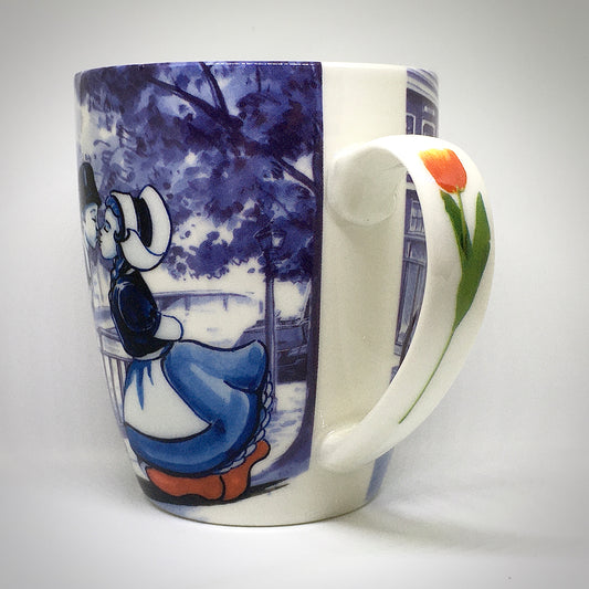 Kissing Couple Mug