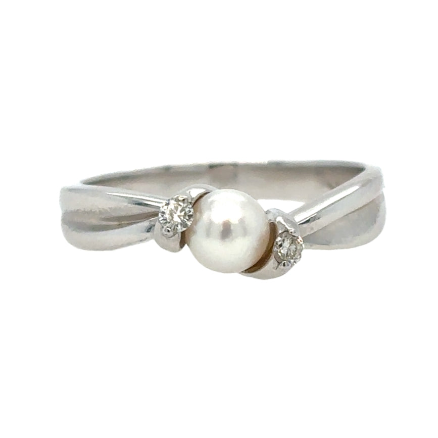 10K White Gold Pearl and Diamond Ring